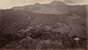 Vulkaan Santa María, Quetzaltenango, Guatemala door Eadweard Muybridge