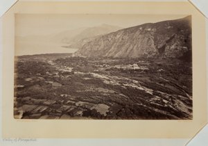 Vallei van Panagachel, Guatemala door Eadweard Muybridge