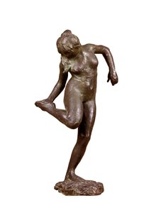 Danseres kijkt naar de zool van haar rechtervoet, ca. 1890