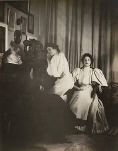 Zelfportret met Christine en Yvonne Lerolle