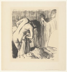 Vrouw droogt zich af na haar bad en krijgt kleding aangereikt van vrouw door Edgar Degas