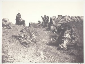 Chaumieres en Auvergne, met een calvarie
