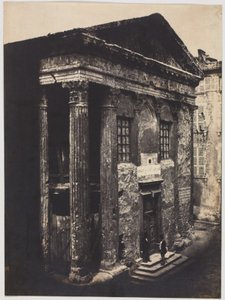 Façade, Tempel van Augustus en Livia, Vienne, 1851 door Édouard Baldus