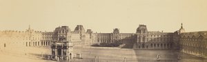 [Panoramisch uitzicht op het Nouveau Louvre, Cour Napoléon en Carrousel, genomen vanaf de Tuilerieën].