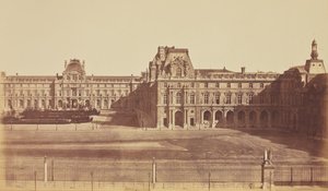 De Cour Napoléon gezien vanaf de Tuilerieën, Louvre, Parijs door Édouard Baldus