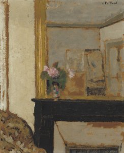 Vaas met bloemen op een schoorsteenmantel, c.1900 door Edouard Vuillard