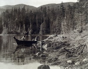 Amerikaanse Indianen kanoën aan de kust van de Nootka door Edward Sheriff Curtis