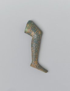 Kleine blauwgroene ondoorzichtige glazen mensenbeen van een inlegfiguur door Egyptian