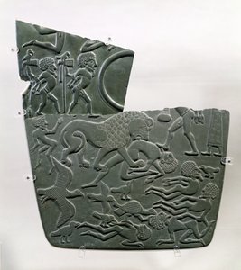 Het Slagveld Palet, met gevangenen en gesneuvelde slachtoffers van de strijd, de laatsten belaagd door wilde dieren, Laat-Predynastiek tot 1e Dynastie, ca. 3100 v.Chr.