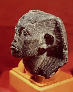 Hoofd van Sesostris III, van Medamud nabij Karnak, Midden Koninkrijk, c.1862-43 v.Chr.