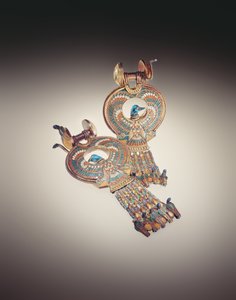 Oorbellen met hybride vogels met vleugels van valken en koppen van eenden, uit het graf van Toetanchamon