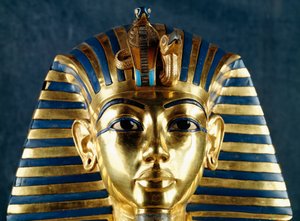 Dodenmasker van Toetanchamon, Geslagen goud, Keramiek en halfedelstenen, Uit het graf van de farao, Thebe, Egypte, (detail), Goudsmidkunst, Egyptische beschaving, Nieuwe Rijk, Dynastie XVIII