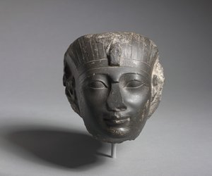 Hoofd van koningin Hatsjepsoet, ca. 1479-1457 v.Chr. door Egyptian 18th Dynasty