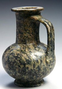 Kruik, Nieuwe Koninkrijk, ca. 1479-1353 v.Chr. (groene serpentijn)