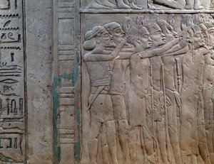 Prinsen van Nubië, Libië, Syrië en Palestina komen hulde brengen aan de koning, bas-reliëf in kalksteen, uit Memphitisch graf van Horemheb in Saqqara, Egyptische beschaving, Nieuwe Rijk, Dynastie XVIII door Egyptian 18th Dynasty