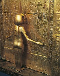 Schat van Toetanchamon. Vergulde schrijn van canopische potten of canopische kist. Detail met godin Selket, Nieuwe Koninkrijk, Dynastie XVIII, Egyptische beschaving door Egyptian 18th Dynasty
