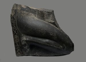 Knielend standbeeld van Khaemwaset, 1281-1277 v.Chr.