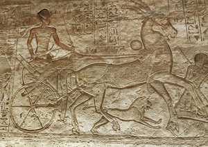 Ramses II op zijn wagen, grote tempel van Abu Simbel (reliëf) door Egyptian 19th Dynasty