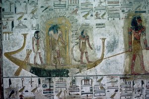 De zonnegod Ra in de nachtboot, beschermd door slangen, gesleept op wateren onder de aarde, Nieuwe Koninkrijk, c.1318 v.Chr. (polychroom reliëf) door Egyptian 19th Dynasty