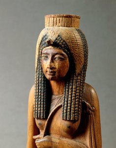 Houten standbeeld van Ahmes Nefertari, vrouw van Amenhotep I, uit Deir el-Medina, detail, de buste, Nieuwe Koninkrijk, Dynastie XIX door Egyptian 19th Dynasty