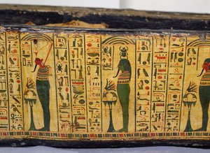 Detail van de buitenste kistbasis van de mummie van Nesyamun, mogelijk gevonden in Deir El-Bahri, Nieuwe Koninkrijk, ca. 1100 v.Chr.