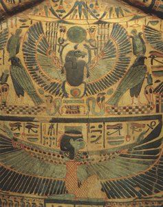 Mummiedeksel met gevleugelde godheid die scarabee beschermt, symbool van eeuwigheid door Egyptian 22nd Dynasty