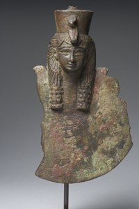 Aegis van Isis, Late Dynastieke Periode (brons)