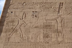 Scène van de slachting van vijanden, Tempel van Horus, Edfu