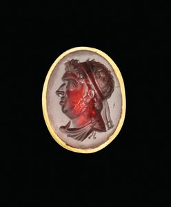 Hellenistische intaglioring met koninklijk portret van een Ptolemaeïsche heerser, waarschijnlijk Ptolemaeus IX, Soter II, laat 2e - vroeg 1e eeuw v.Chr.