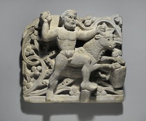 Heracles die Acheloos smeedt in de vorm van een stier, uit Oxyrhynchus, c.300-500 (kalksteen)