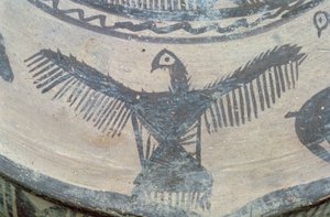 Roofvogel met gespreide vleugels, van de bovenkant van een groot vat, Fasa-keramiek, c.2000 v.Chr. (detail)