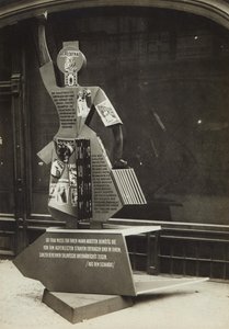 De vrouw en de pers, 1928