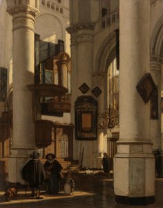 Interieur van een protestantse gotische kerk met een grafdelver in het koor