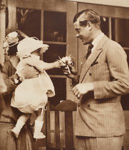Een kind geeft koning Edward VIII een boeket in het Enham Village Centre, 1926 door English Photographer