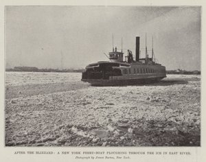 Na de sneeuwstorm, een veerboot van New York ploegt door het ijs in de East River
