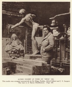 Alfred Gilbert, Engelse beeldhouwer aan het werk aan Eros