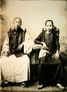 Annamitische jongen en meisje in centraal Vietnam, ca.1875 door English Photographer