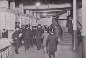 Bij het Bank Station van de Central London Railway, Ingang door English Photographer
