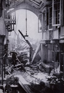 Bombeschadiging aan de Burlington Arcade, Piccadilly, Londen