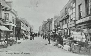 Britannia, Surrey Street, Croydon: straatmarkt, 1890 door English Photographer