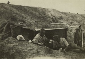 Britse soldaten buiten dienst in een kamp in Tel-el-Jemi, Palestina, oktober 1917 door English Photographer