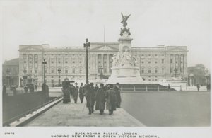 Buckingham Palace, Londen, met nieuwe voorkant en Queen Victoria Memorial door English Photographer