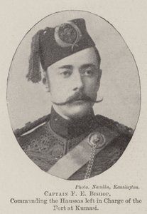 Kapitein F E Bishop, bevelhebber van de Haussas die de leiding hadden over het fort in Kumasi door English Photographer