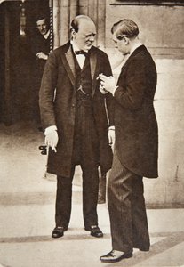 Praten na een lunchfeest in het Lagerhuis: de heer Churchill en Z.K.H. de Prins van Wales, 1919 (fotogravure)