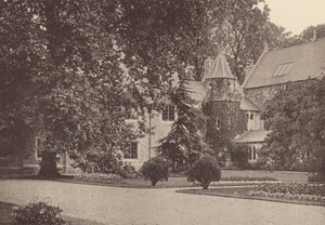 Klooster van het Heilig Hart, Roehampton: Oostkant van het terras en retraitehuis door English Photographer