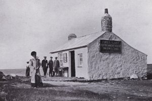 Cornwall: Eerste en laatste huis, Land
