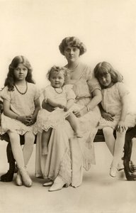 Daphne du Maurier als baby (z/w foto) door English Photographer