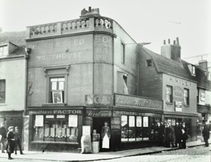 Deptford Broadway: straattafereel met winkelpuien, Londen, 1897