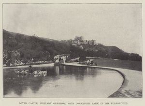 Dover Castle, militair garnizoen, met Connaught Park op de voorgrond door English Photographer
