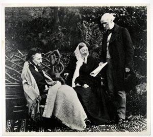 Florence Nightingale, Parthenope, Lady Verney en Sir Harry Verney bij Claydon House door English Photographer